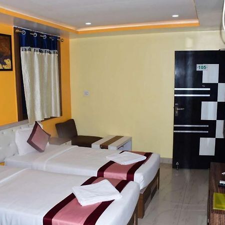 Ar Grand Hotel Раджгир Экстерьер фото
