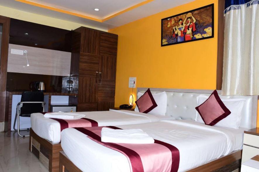 Ar Grand Hotel Раджгир Экстерьер фото